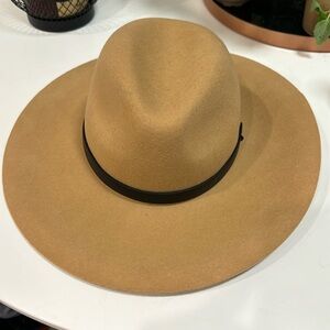 Neiman Marcus Tan Wide Brim Floppy Hat, One Sz Adj. 100% Wool